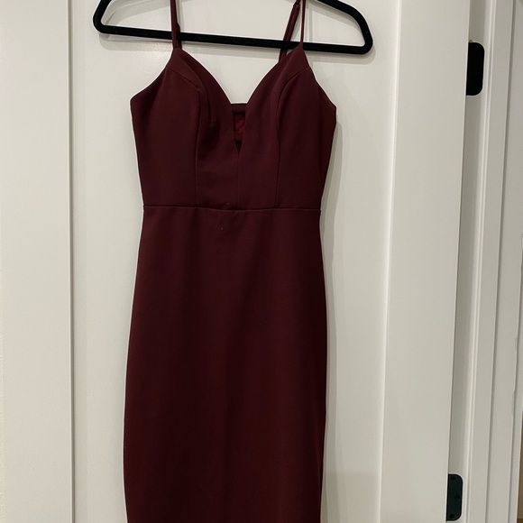 B Darlin maroon pencil dress - Picture 2 of 5